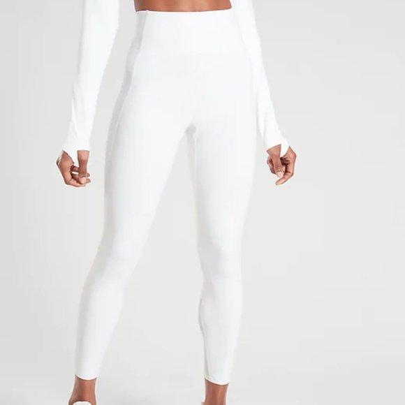 Athleta Pants - NWT⭐️ATHLETA Stay Fly Reflective 7/8 Tight♥